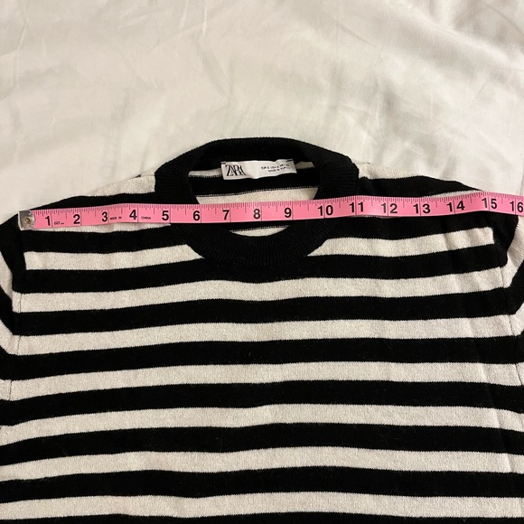 Black and White Striped Sweater - Picture 4 of 7